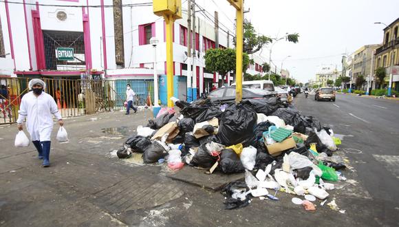 Los vecinos del Callao se han visto perjudicados con la acumulación de basura en las calles. (Foto: Jessica Vicente/ @photo.gec)