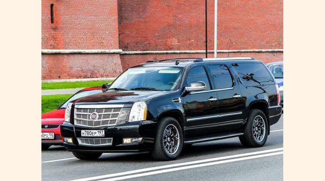 Cadillac Escalade 2011. A Trump le encantan los Cadillac y podemos decir que el Escalade se adapta perfectamente a su expansiva naturaleza.