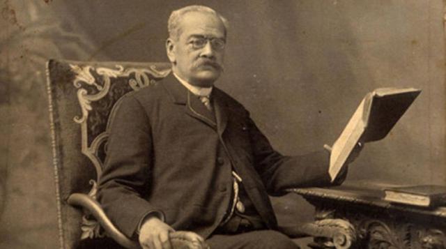 7. Firmado el Tratado de Ancón, el presidente Miguel Iglesias llama, para dirigir la Biblioteca Nacional, a don Ricardo Palma, quien entrega 29 años de su vida a esta labor. Palma, autor de las famosas "Tradiciones Peruanas" es conocido como el 