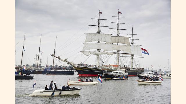 El SAIL Ámsterdam es considerado el mayor evento náutico del mundo y el acontecimiento público más grande de Holanda. Los organizadores esperan que más de dos millones de visitantes acudan este año a la novena edición del festival. (Foto: AP)