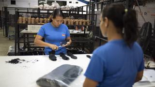 Venezuela abandona controles al estilo cubano y ayuda a empresas