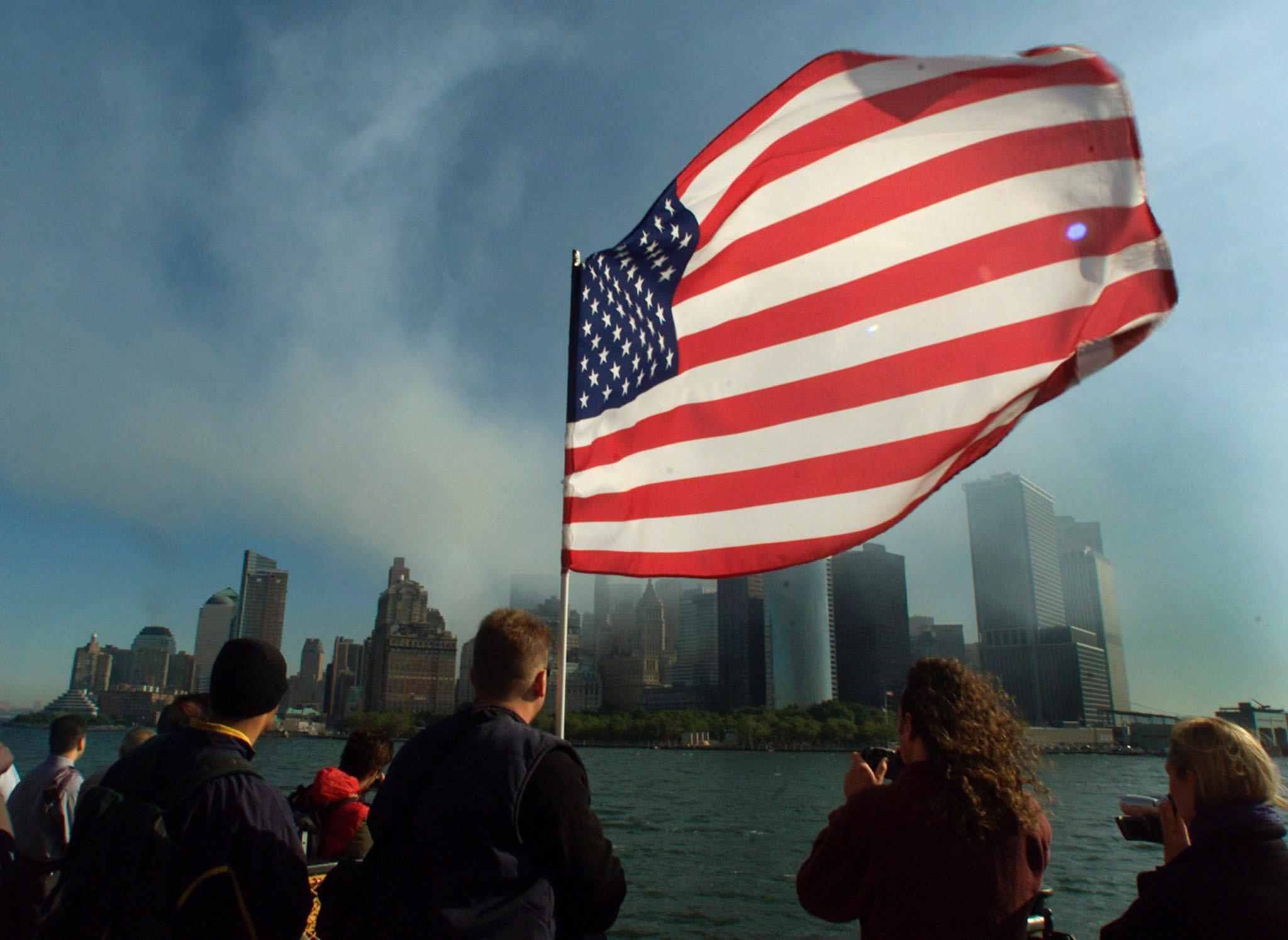 En un intento por hacer que los estadounidenses reanuden sus gastos, el proyecto de ley dará a los contribuyentes solteros US$ 1,200 y el doble a matrimonios. Además, se entregarán US$ 500 adicionales por niño. (Foto: Reuters)