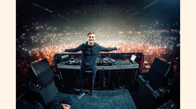 Martin Garrix. Ganancias: US$ 16 millones. El DJ holandés se abrió camino este año con Spinning Records para fundar su propio STMPD RCRDS y firmar un contrato con  Sony Entertainment. Este joven de 20 años está trabajando actualmente en su primer álbum de