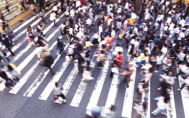 Foto 3 | CASI UN PERÚ EN VISITAS: La cantidad de visitas acumuladas en las categorías relacionadas a tecnología, en el rango comprendido de febrero 2017 a febrero 2018, es de 31 millones. Es como si toda la población peruana, que según cifras INEI bordea los 31 millones 468 mil habitantes, hubiese buscado un teléfono, Tablet, o alguna herramienta electrónica y de video.  (Foto: iStock)