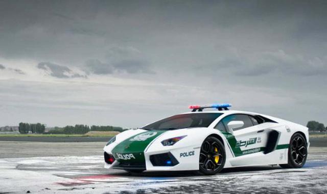 Foto 6 | 5. Dubái. Lamborghini Aventador – US$ 450.000. Una vez más debemos nombrar a un miembro de la increíble armada de vehículos policiales de lujo de Dubái, se trata nada menos que del Lamborghini Aventador. Que todos los vehículos policiales en los 