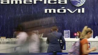 Mexicana América Móvil busca unificar series de acciones