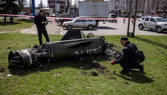 En Járkov y en los alrededores han muerto desde el inicio de la guerra tres artificieros y otros siete han resultado heridos. (Imagen referencial: FADEL SENNA / AFP).
