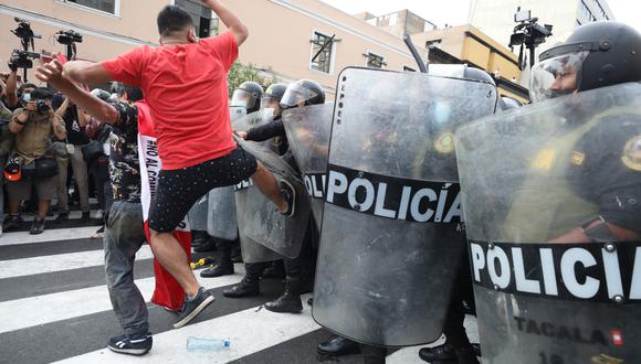 Policía Nacional afirma que garantiza el derecho a la protesta, pero recordó que actuará en el marco de la ley si hay violencia en manifestaciones hoy sábado 9 de abril. FOTO: JULIO REAÑO / @PHOTO.GEC