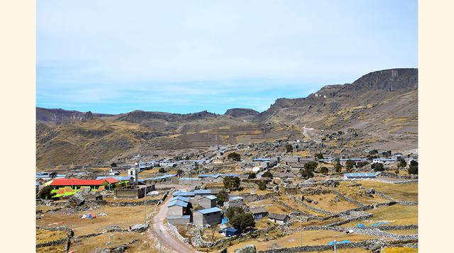 La temperatura en Puno puede descender hasta -18 grados centígrados en invierno. La falta de electricidad en 44% de los hogares puneños hacen aún más insoportables las heladas nocturnas.