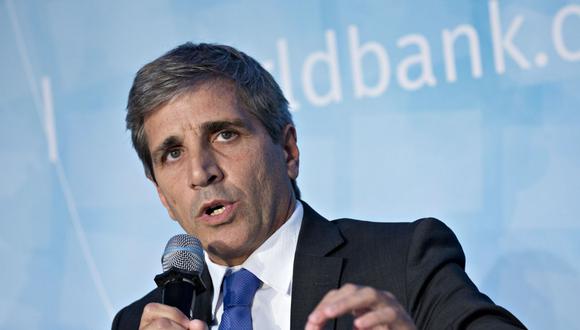 Luis Caputo, ministro de Economía argentino, tiene el desafío de ordenar una economía con fuertes desequilibrios macroeconómicos. (Foto: AFP)
