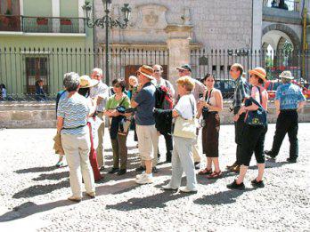 Los guías turísticos deben tener título