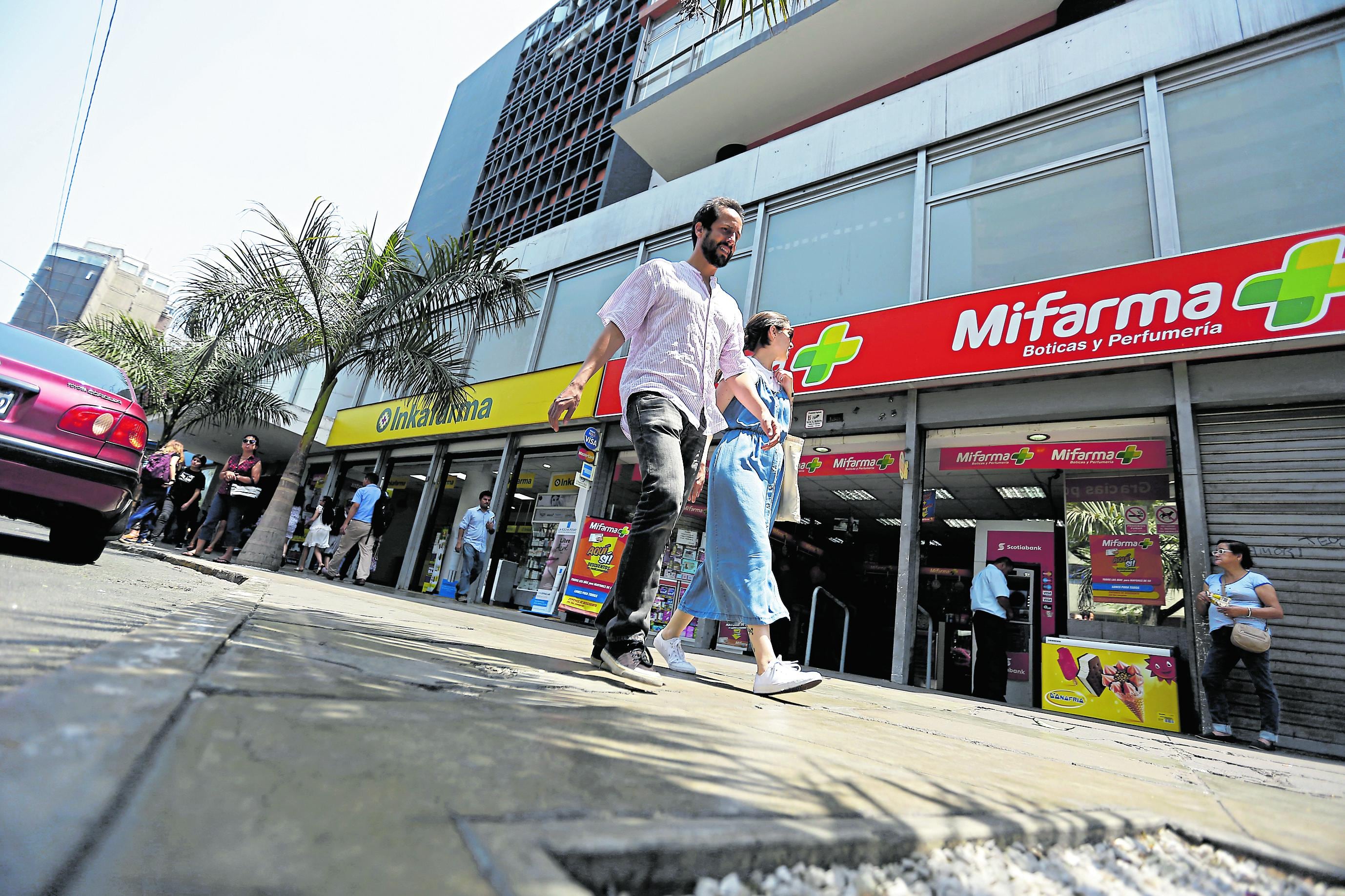 Discrepancias. Mientras el Minsa plantea que las farmacias privadas tengan un stock mínimo obligatorio de los medicamentos priorizados, el MEF cree que no debe existir tal obligación. (Foto: Hugo Perez)