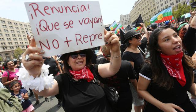 Además, pidieron la renuncia del presidente, el conservador Sebastián Piñera. (Foto: EFE)
