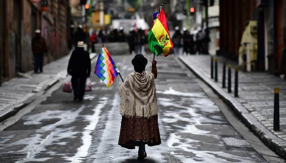 La compañía ahora califica a Bolivia cinco niveles por debajo del grado de inversión y al mismo nivel que Egipto y Costa Rica.  (Photo by Ronaldo SCHEMIDT / AFP)