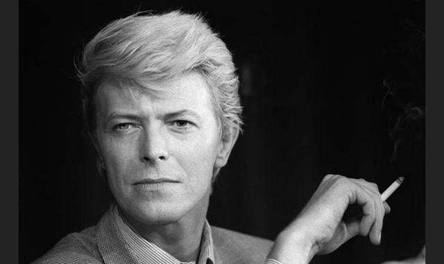 FOTO 3 |  11. David Bowie (US$ 9.5 millones). El actor y músico murió a los 69 años a causa del cáncer el 10 de enero del 2016. Sin embargo, su presencia sigue viva en los 1.5 millones de discos vendidos en el último año. (Foto: AFP)