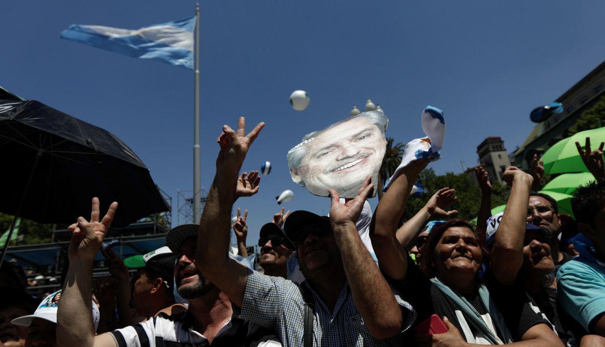 En el mercado de divisas, el precio del dólar mostró este martes un comportamiento dispar. (Foto: Reuters)