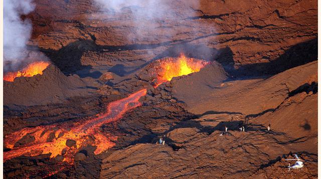 La Isla de la Reunión en francia está dominada por dos volcanes, el inactivo Pitony el de la Fournaise, el cual es muy activo. (Foto: cnn)