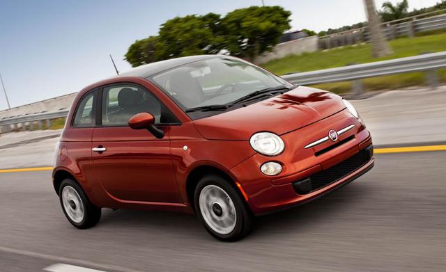 Fiat 500L (-60%). El 500L representa el reconocimiento por Fiat-Chrysler de que a los estadounidenses les gusta la capacidad de carga. El problema: sigue pareciendo un Fiat. Curiosamente, los conductores en Estados Unidos aceptan la osamenta del coche; si