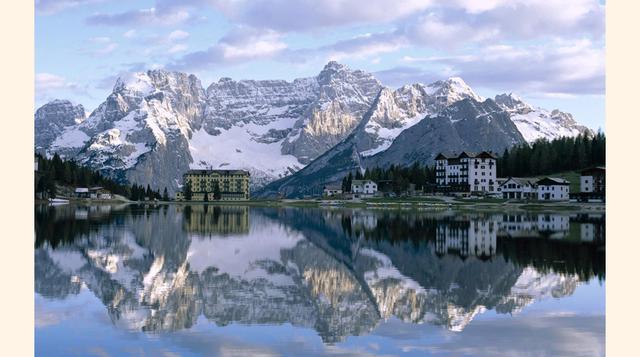 Los Alpes. Se encuentran a una altura más baja que otras formaciones montañosas en el mundo, siendo más suceptibles a los efectos del calentamiento global. Las temperaturas promedio mundiales se han duplicado con respecto a las registradas hace 200 años. 