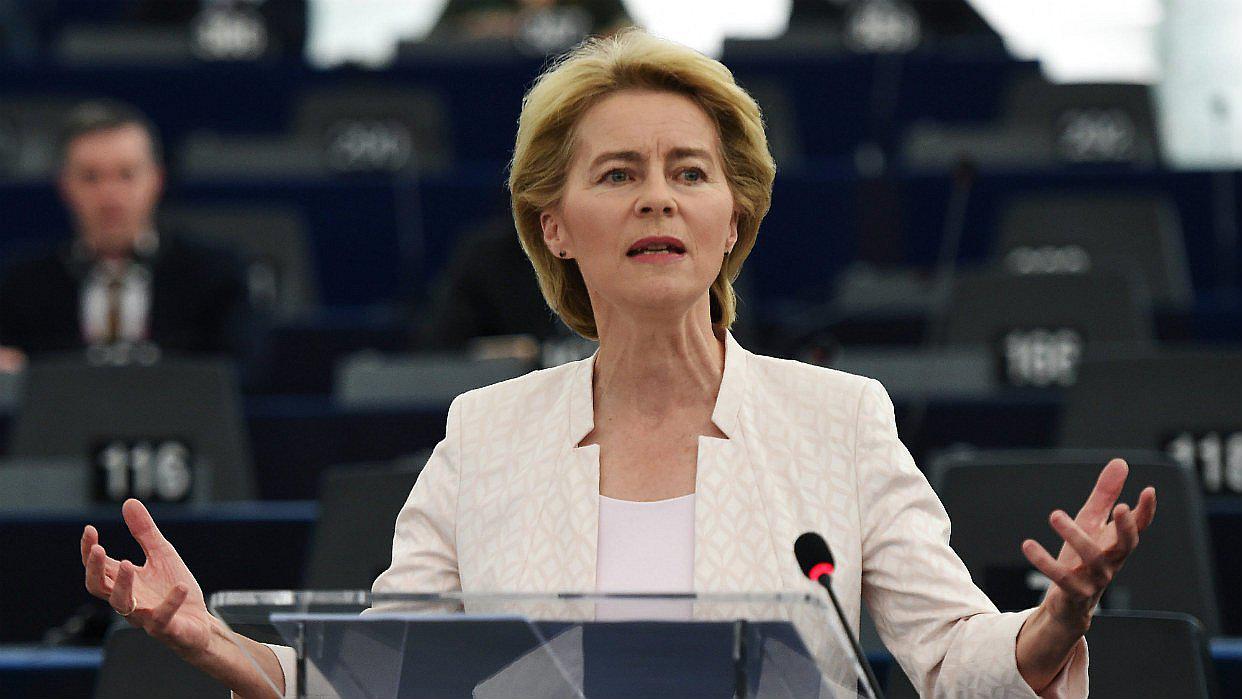 La presidenta de la Comisión Europea, Ursula von der Leyen, subrayó que cualquier medida "debe limitarse a lo que es necesario y ser estrictamente proporcional" y "no pueden ser indefinidas".