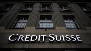 Acciones bancarias caen mientras rescate de Credit Suisse no calma temores de contagio