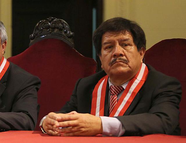 Vicente Walde Jauregui. Cargo: Presidente de la sala de Derecho Constitucional. Vinculación: Su esposa Carmen Ortega trabajó en el JNE. Renunció el pasado 31 de julio, tras siete años.