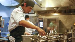 Restaurantes que escuchan a sus clientes elevarían ventas hasta en 30%
