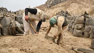 Midagri reconoce que no podrá extraer los 102,000 TM de guano de isla, solo el 58% 