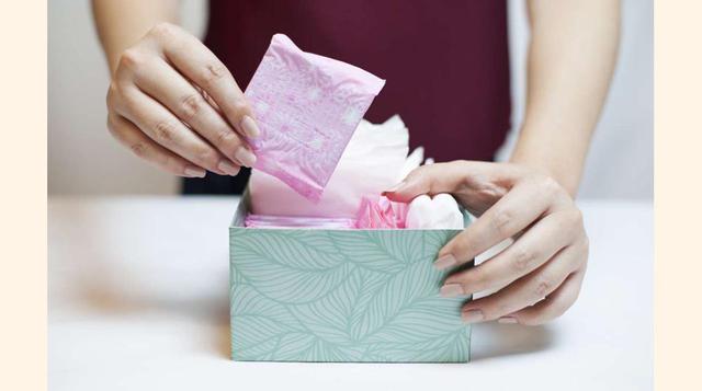FOTO 18 | Durante la Primera Guerra mundial, unas enfermeras de la Cruz Roja utilizaban bandas de algodón para curar las heridas de los solados. Rápidamente descubrieron que el producto representaba una protección ideal para la higiene femenina, así nació