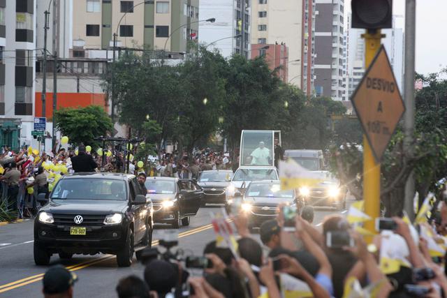 Foto 8 | La noche del viernes, Francisco se trasladará a la Iglesia de San Pedro para un encuentro con miembros de la Compañía de Jesús.