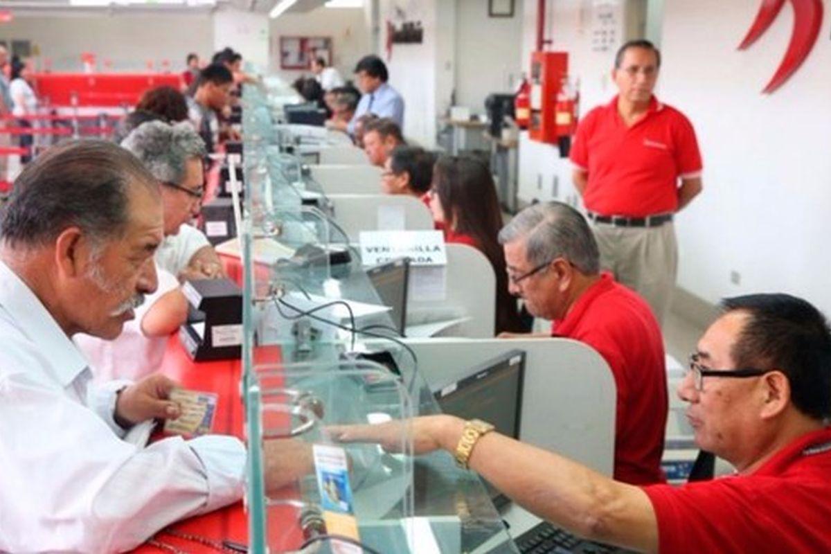 Atención al usuario en el Banco de la Nación. (Foto: Andina)
