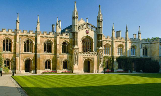 FOTO 4 | Universidad de Cambridge - Reino Unido - Puesto 3