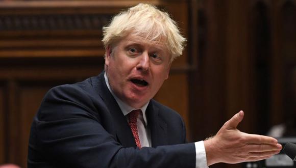 El proyecto de ley presentado por el gobierno británico para modificar el acuerdo del Brexit es una medida que viola al derecho internacional, algo que admite el propio Boris Johnson. (Foto: AFP)