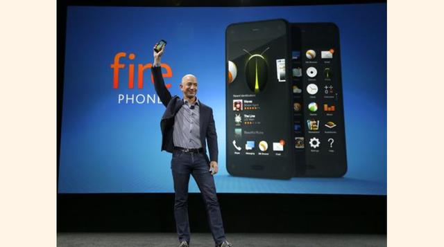 Fire Phone de Amazon. El dispositivo fue lanzado en junio del 2014 pero Amazon se vio obligado a recortar su precio desde US$ 200 con un contrato de dos años a sólo US$ 0.99 debido a sus bajas ventas. (Foto: 20minutos)