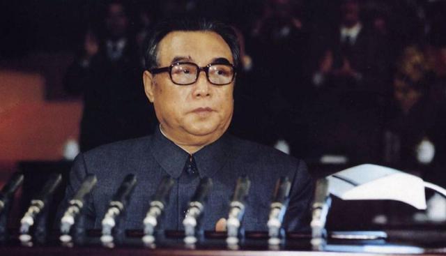 Por detrás de Chiang Kai-shek figura el fundador y dirigente norcoreano Kim Il Sung (46 años). (Foto: AP)