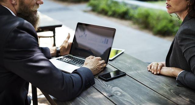 4) Responder de forma impaciente: esto puede hacer que no escuche atentamente, por lo cual es recomendable esperar unos segundos antes de contestar, sin interrumpir al entrevistador. (Foto: Pixabay)