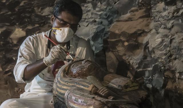 Foto 1 | Un equipo de arquéologos descubrieron en Egipto la tumba de un orfebre, cuyo trabajo estaba dedicado al dios Amón. (Foto: AFP)