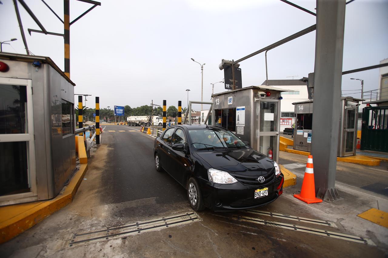 Lamsac ya no cobra los peajes en el ingreso a la avenida Separadora Industrial, en el distrito de La Molina. (Hugo Curotto / GEC)