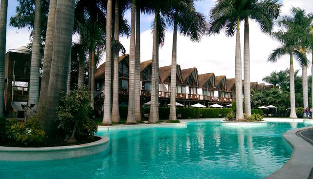 5.       FOTO 5 |  5. El cálido Pachacamac. Actualmente, este distrito se encuentra en una etapa de expansión, ya que cada vez más personas e inversionistas se ven atraídos por su buen clima, áreas verdes y clubs. Por tal motivo, el 41% de la venta inmobiliaria de este distrito se concentra en lotes, casas (9%), departamentos (3%) y locales (1%). El ticket promedio de casas en Pachacamac es de: US$ 1,025.Por lo general, el principal activo de este distrito en los últimos años ha sido la compra y venta de lotes, casas y terrenos. Hasta el momento, la demanda se acomoda al crecimiento horizontal de la zona, indicó la compañía. (Foto: Rustica)