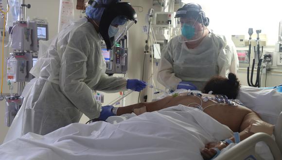 Paciente de coronavirus en la Unidad de Cuidados Intensivos (UCI), en el Hospital Scripps Mercy en Chula Vista, California, EE.UU. (Foto: REUTERS)