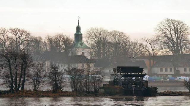 3. Fredrikstad, Noruega. Fredrikstad tiene el honor de ser el único enclave noruego que mantiene intactas sus murallas. Para algunos resulta el pueblo más medieval del país. Destaca también su foso, un gran hueco defensivo que a día de hoy sigue lleno de 