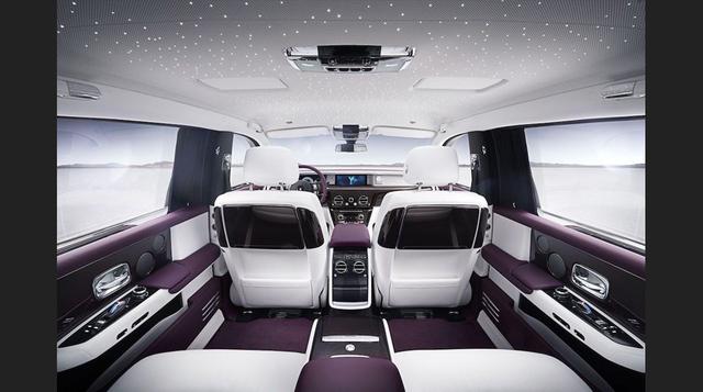 Una nueva característica que la marca llama “The Gallery” juega con el arte de pantalla del coche, con el trabajo de artistas contratados como una opción de fondo que se extiende a lo largo del tablero. (Foto: Megaricos)