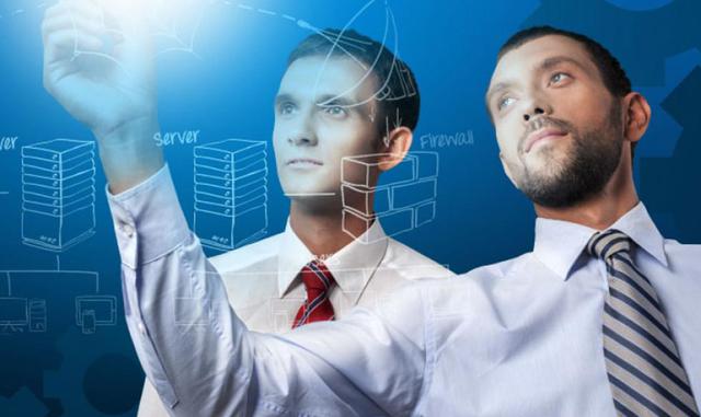 3) Mucha capacidad de análisis y tiempo para pensar “fuera de la caja”