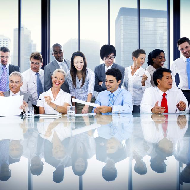 Foto 4 |¿CUENTO CON UNA PLANTILLA COMPETENTE? No hace falta tener los mejores en todos los puestos, sino desarrollar un sistema de contratación que te asegure que cuentas con los profesionales con el grado de competencia necesario en cada momento. Un indicador importante de la efectividad de tu sistema de selección son tus períodos de prueba: cuánta gente sale, y cuánta gente pasa los períodos de prueba en tu compañía. Otro indicador que te servirá de orientación son los sistemas con los que cuentes en tu empresa para la evaluación del desempeño de tu plantilla.
 
¿Urgente o importante? Y para tener atractivo como reclutador tienes que tener otras cosas. Pero en el corto plazo, si una empresa tiene un fantástico sistema de evaluación del desempeño, que le quita mucho tiempo de ejecutarlo y no es capaz de abrir centros cuando está en un proceso de crecimiento de abrir centros de trabajo. De lo que se trata es de establecer un enfoque más dedicado a lo que es la selección. Se trata de encontrar un equilibrio y de decidir en qué te tienes que centrar en cada momento.