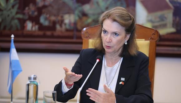 La ministra de Relaciones Exteriores de Argentina, Diana Mondino, se pronunció sobre las declaraciones que dio Javier Milei en referencia a Gustavo Petro. (Foto de EFE)