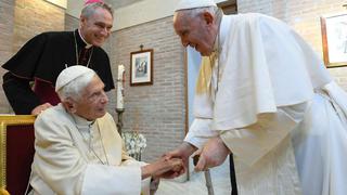 Se agrava la salud de Benedicto XVI y Francisco pide oraciones