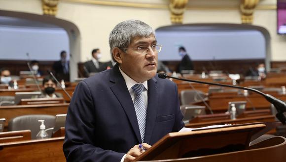 El ministro Ángel Yldefonso respondió el pliego interpelatorio ante el Congreso. (foto: Difusión)