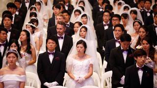 Multitudinario matrimonio en Corea del Sur reúne a parejas de 64 países
