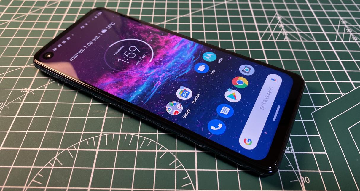 Si vas a adquirir un nuevo teléfono es importante que sepas las características y funciones que este tendrá, sobre todo, porque de ello dependerá su rendimiento. (Foto: GEC)