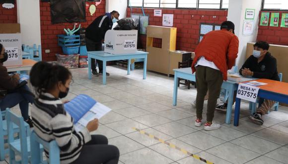 Los resultados electorales todavía no llegan al 100% de actas contabilizadas. Foto: Julio Reaño/ GEC